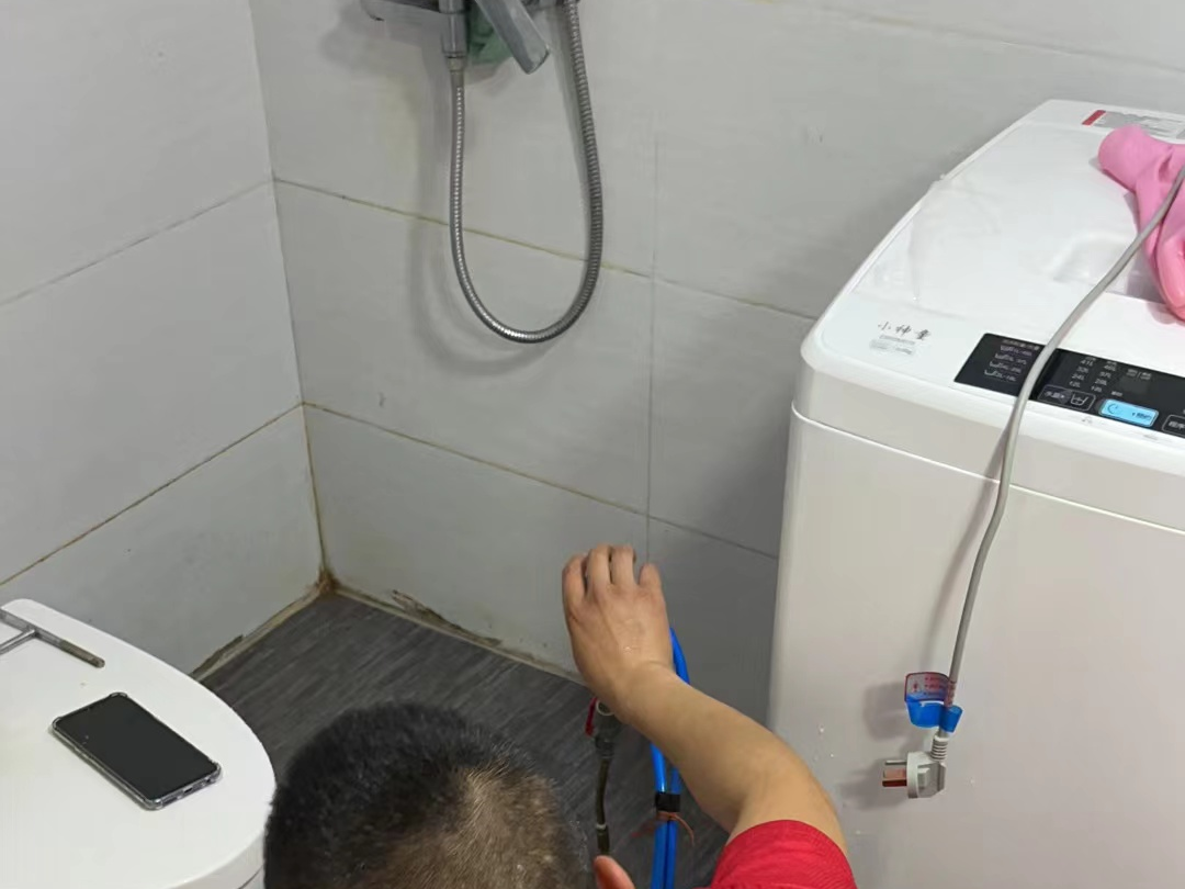 厕所造成泄漏的原因。厕所泄漏怎么防水？